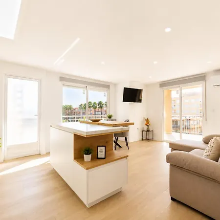 Blue Peak Apartment: Diseno Junto Al Mar Apartment Torrevieja