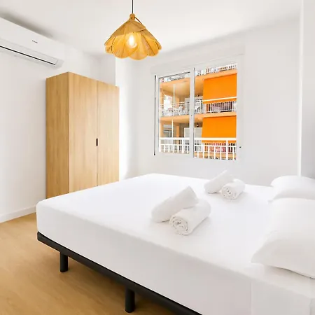 Blue Peak Apartment: Diseno Junto Al Mar Apartment *